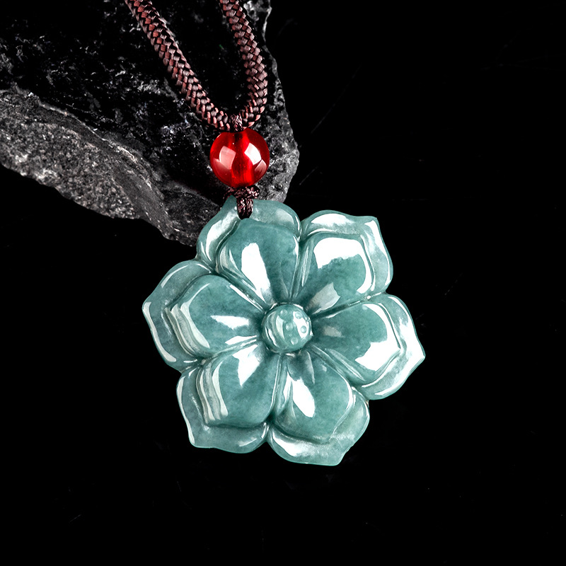 Vintage Fashion Accessories - จี้หยกพม่ารูปดอกไม้ สร้อยคอ หินประดับแฟชั่น เครื่องราง อัญมณีธรรมชาติ หรูหรา