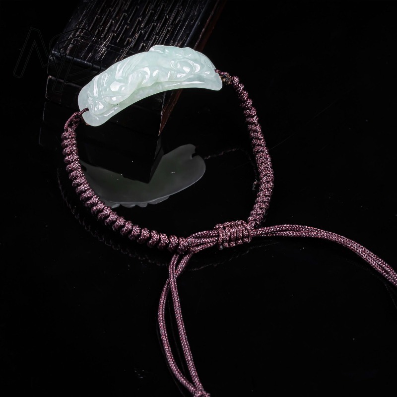 กำไลหยกพม่าแกะสลักลายปี่เซียะ  - Vintage Fashion Accessories บทวิจารณ์และราคา