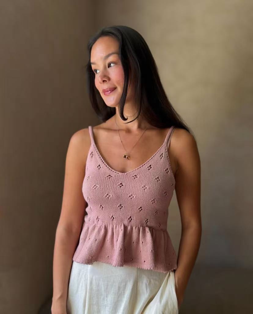 เสื้อกล้ามคอวีลายใบบัวบริสุทธิ - Vintage Fashion Looks บทวิจารณ์และราคา